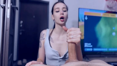 allinternal brunette reveals her pussy creampie