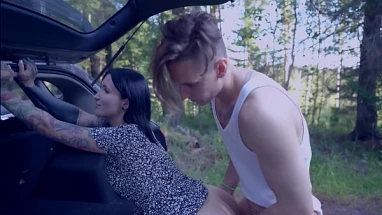 teen cuckolds outdoors in interracial 3way